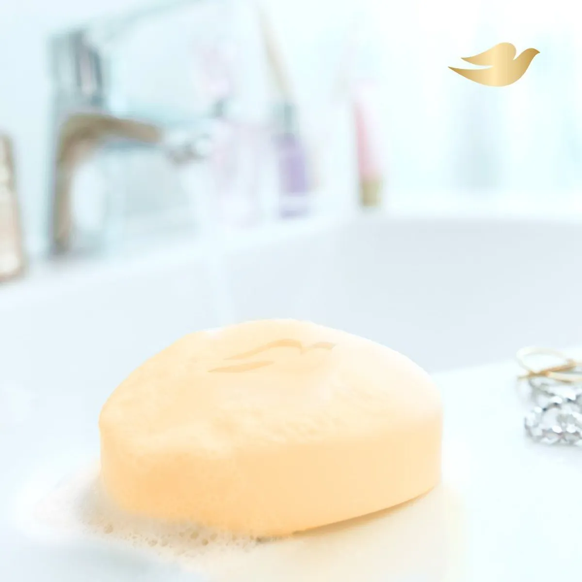 DOVE - Jabón de Tocador Dove Delicious Care Karité y Vainilla Empaque 3 Und