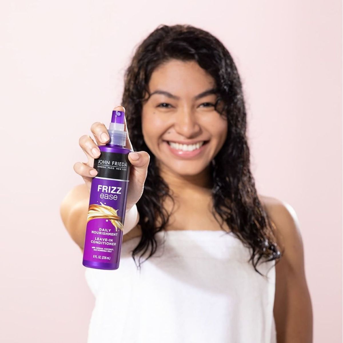 JOHN FRIEDA - Acondicionador John Frieda Spray Sin Enguaje Frizz Ease Diaria Envase 236 mL