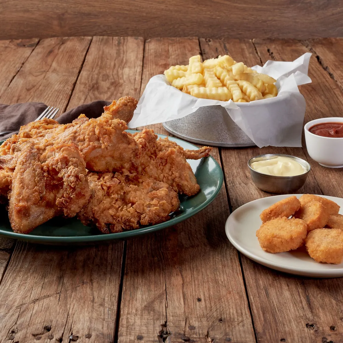 TOTTUS - Combo Mix 8 pzas Pollo + 6 Nuggets + Papas