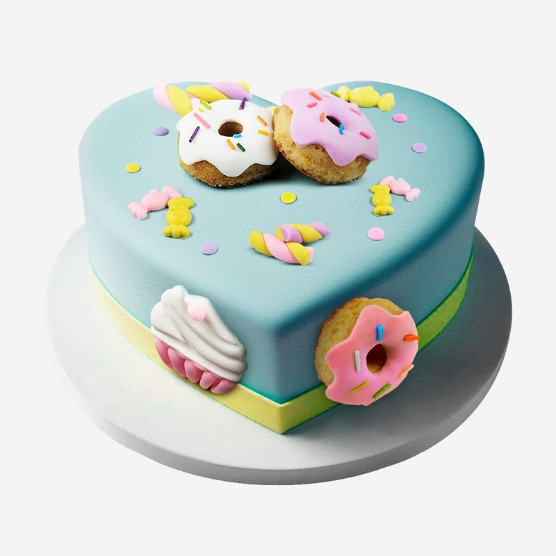 TOTTUS - TORTA CON MASA FONDANT EN FORMA DE CORAZON