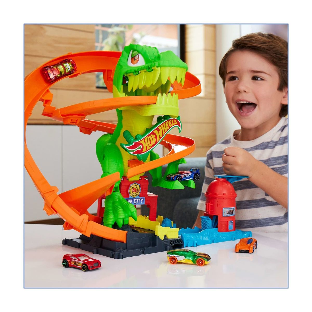 HOT WHEELS - Hot Wheels T-Rex vs Estación de Bomberos